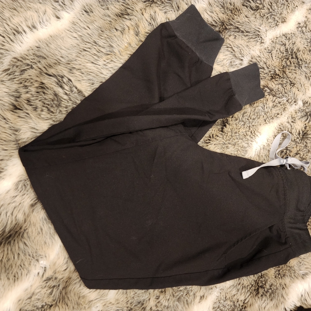 Small FIGS jogger scrub pants black - Picture 5 of 6